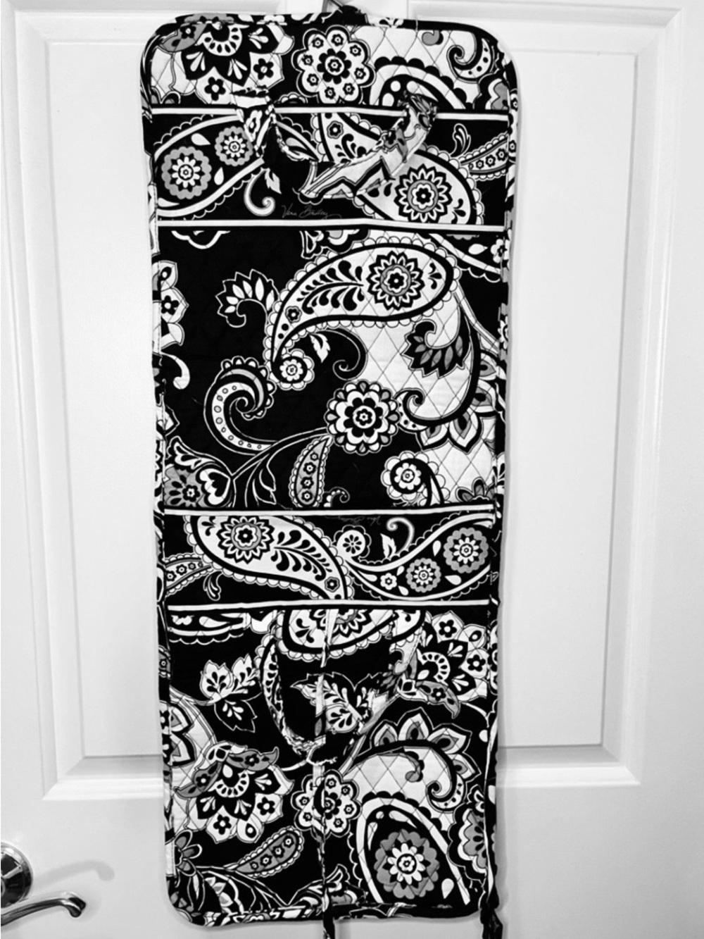 Vera Bradley Midnight Paisley Black & White Quilted Hanging Travel Organizer